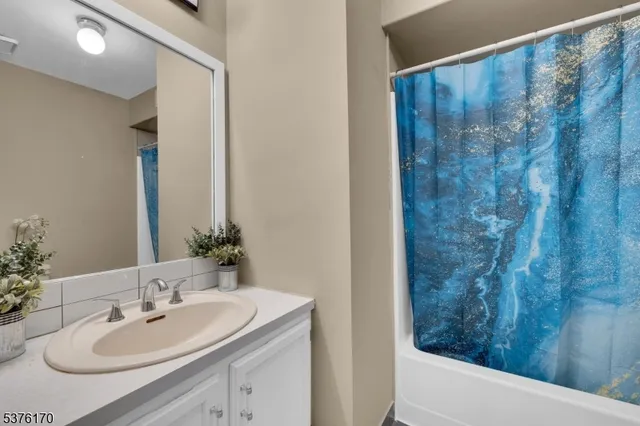 $349,000 | 177 Cynthia Drive, Hackettstown, NJ 07840