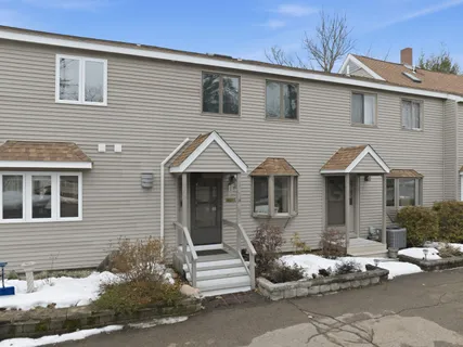 $750,000 | 78 Lake Shore Drive, Unit 14, Moultonborough, NH 03254