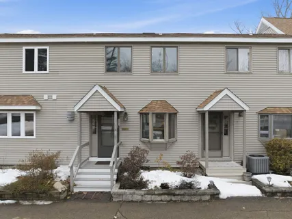 $750,000 | 78 Lake Shore Drive, Unit 14, Moultonborough, NH 03254