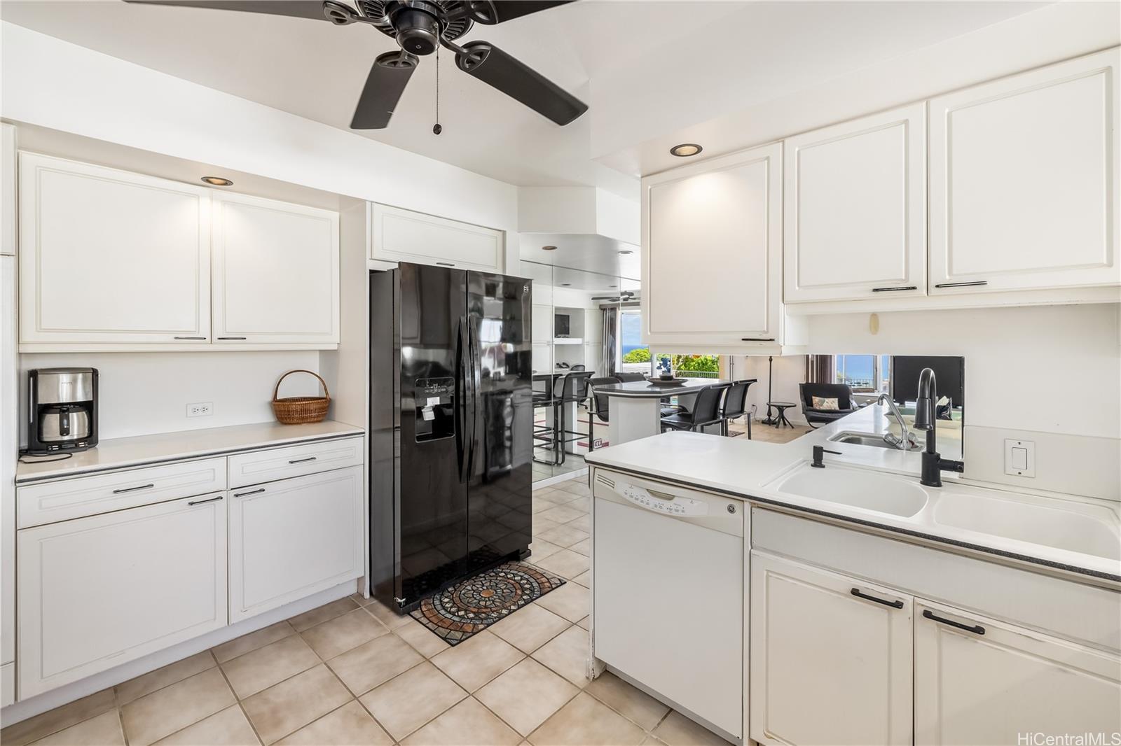 1410 Ehupua Street Honolulu, HI 96821 - Photo 11 of 25