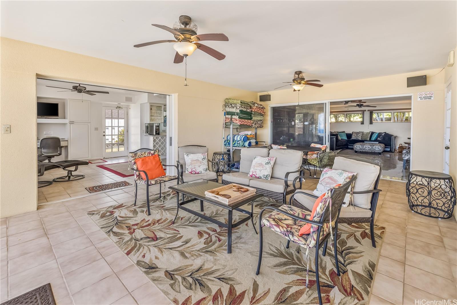 1410 Ehupua Street Honolulu, HI 96821 - Photo 5 of 25