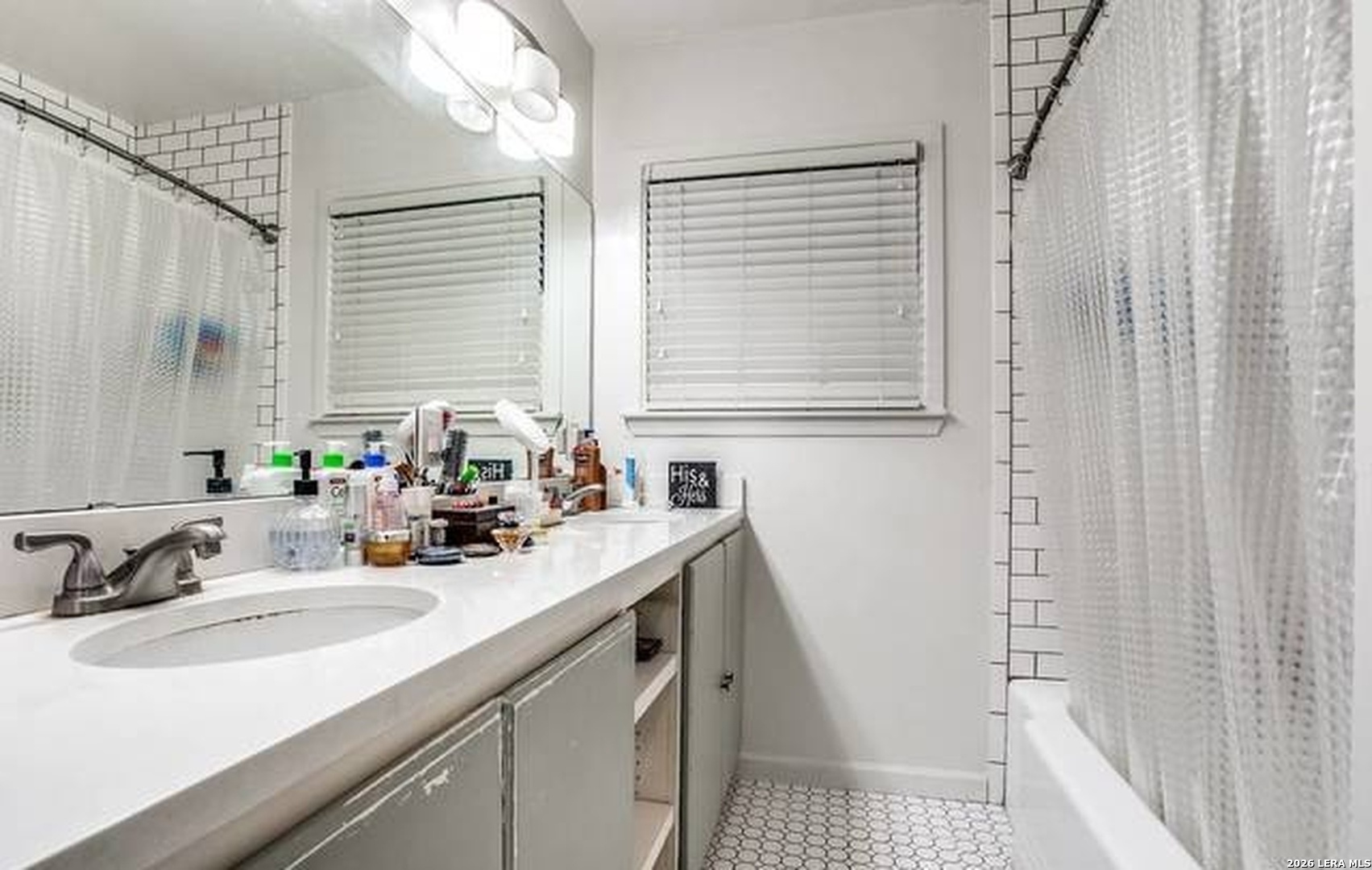 511 Exeter Road San Antonio, TX 78209 - Photo 10 of 17