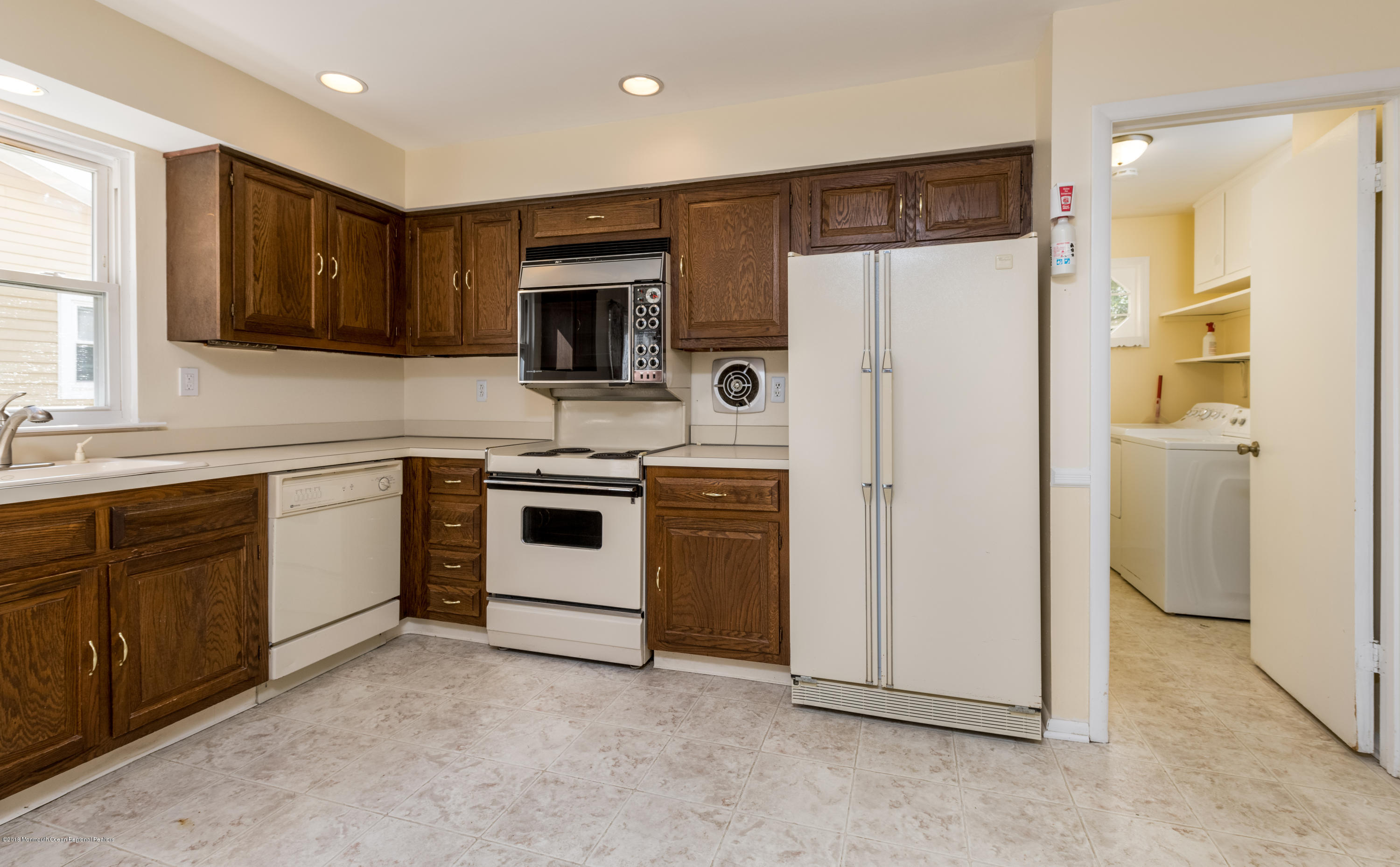 33 Blue Ridge Drive Brick, NJ 08724 - Photo 12 of 32 33 Blue Ridge Dr (17 of 30)