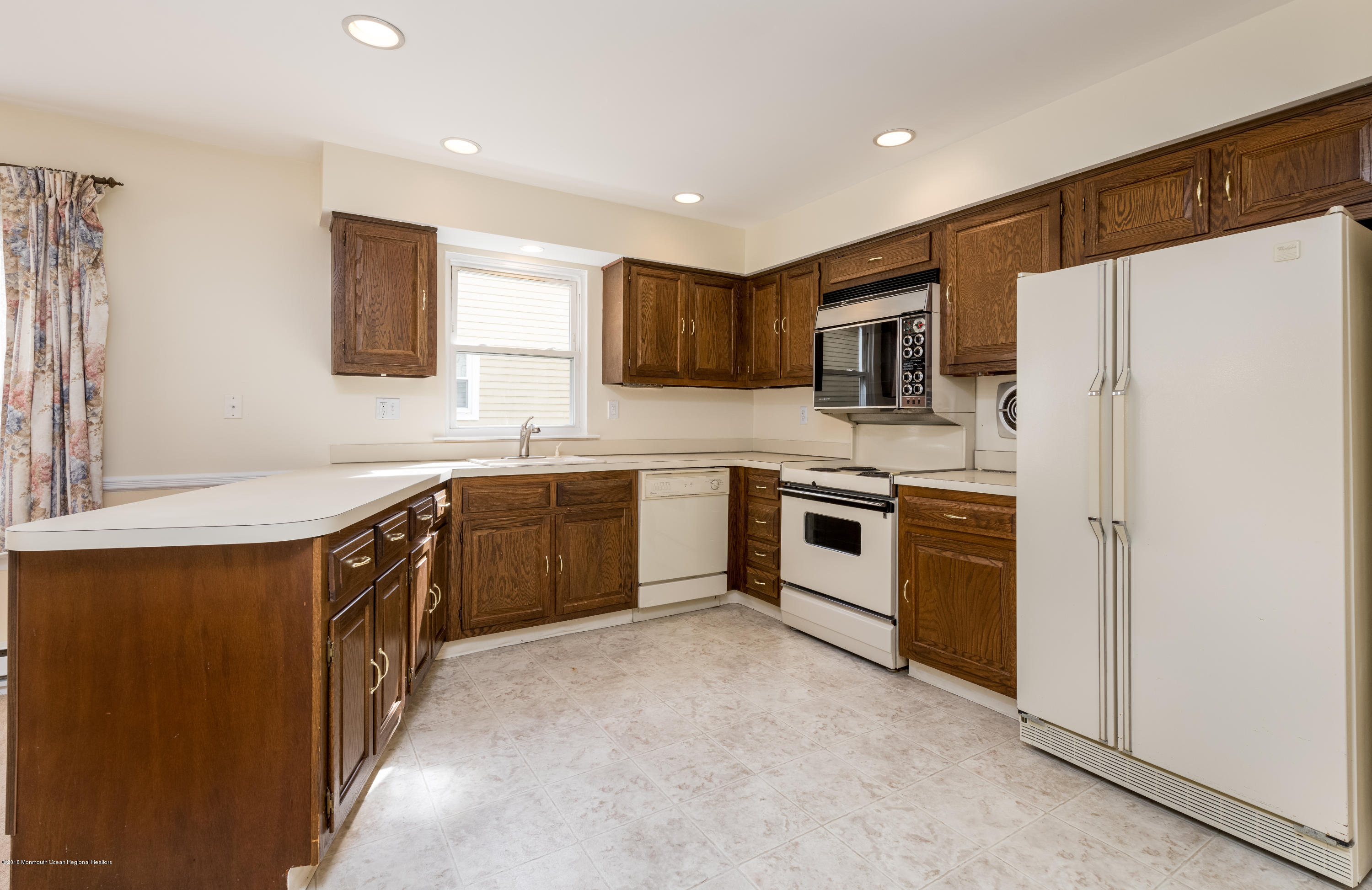 33 Blue Ridge Drive Brick, NJ 08724 - Photo 7 of 32 Kitchen