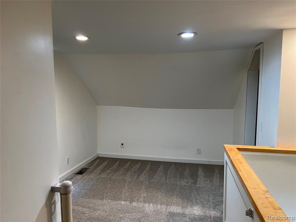7352 Dale Center Line, MI 48015 - Photo 13 of 23