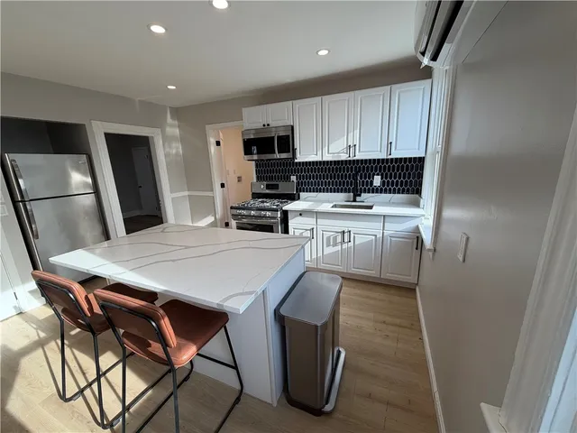 $2,100 | 52 Southern Street, Unit 2, Cranston, RI 02920