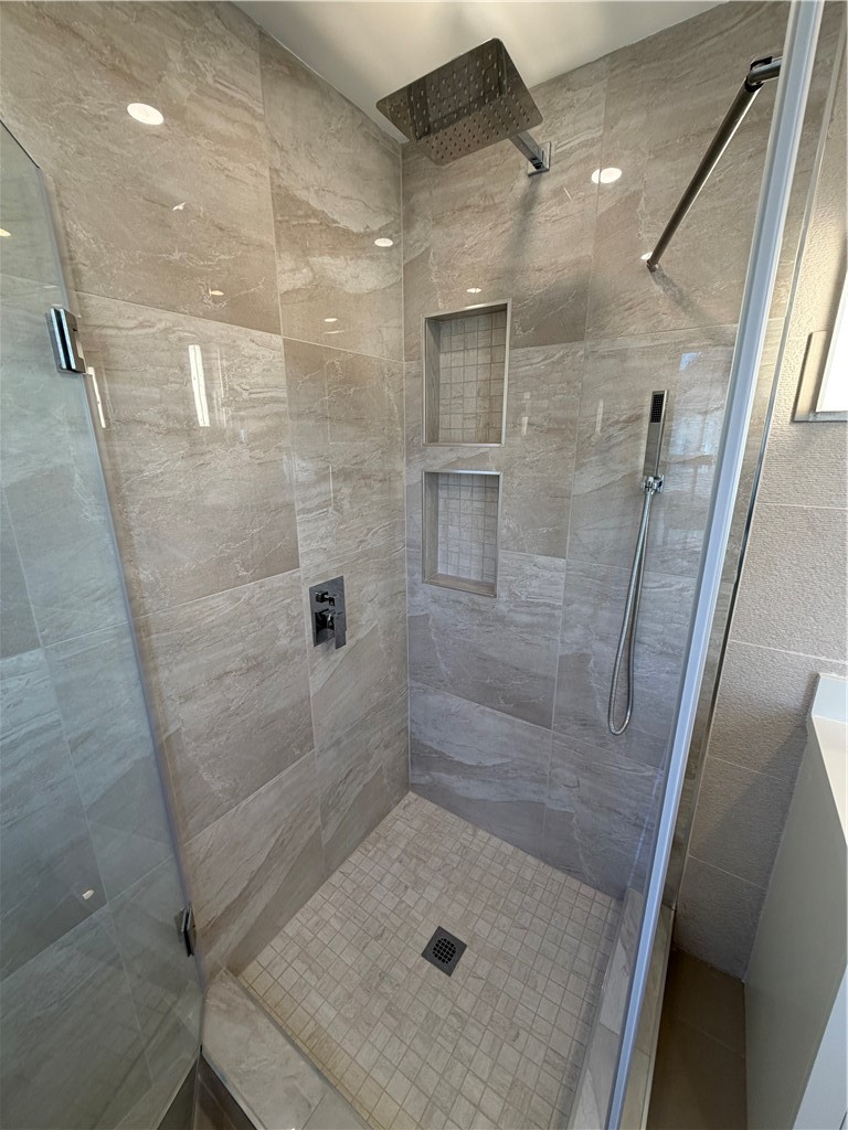 52 Southern Street, Unit 2 Cranston, RI 02920 - Photo 8 of 10