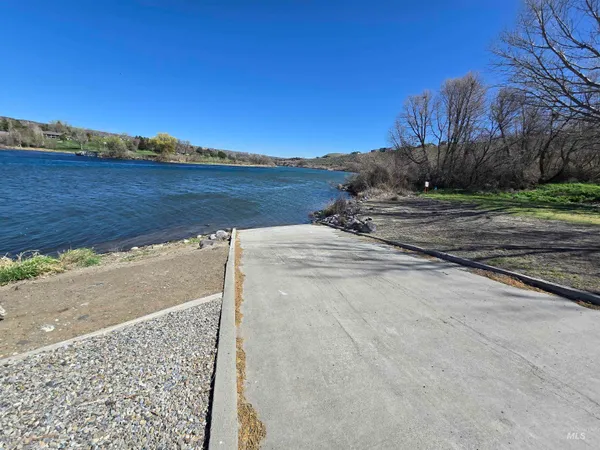 $375,000 | 1253 Kanaka Rapids Road, Buhl, ID 83316