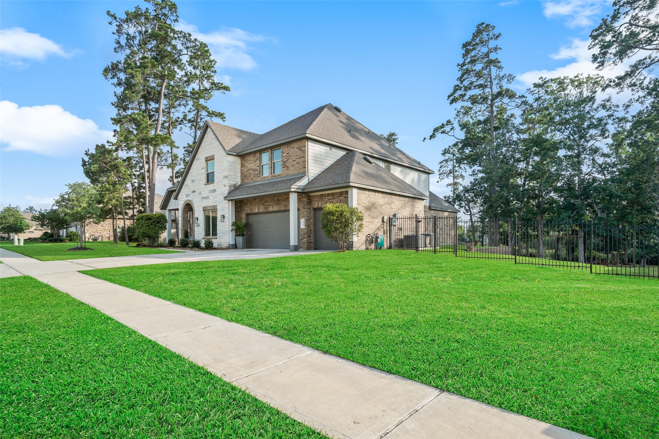 14109 North Evergreen Ridge Court Conroe, TX 77384 - Photo 2 of 40