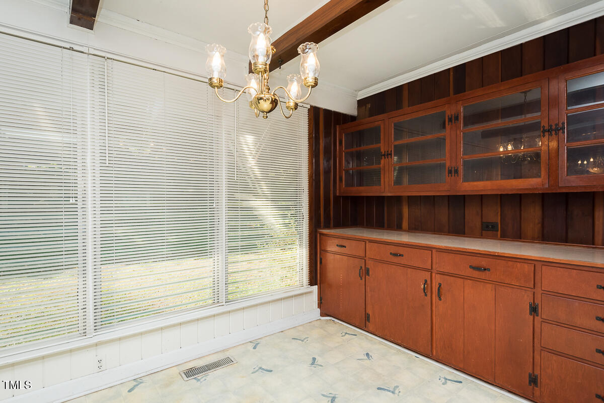 1528 Overbrook Road Burlington, NC 27215 - Photo 3 of 22 1528 Overbrook-8