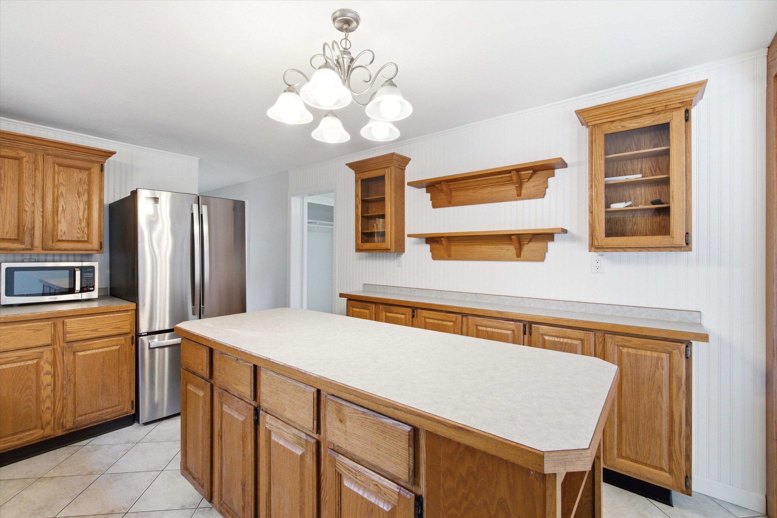 12 Bryant Road Nashua, NH 03062 - Photo 8 of 41