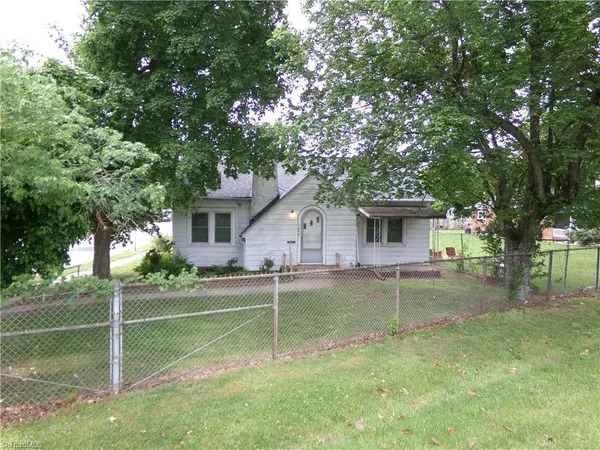 $1,450 | 1408 East Martin Luther King Junior Drive, High Point, NC 27260