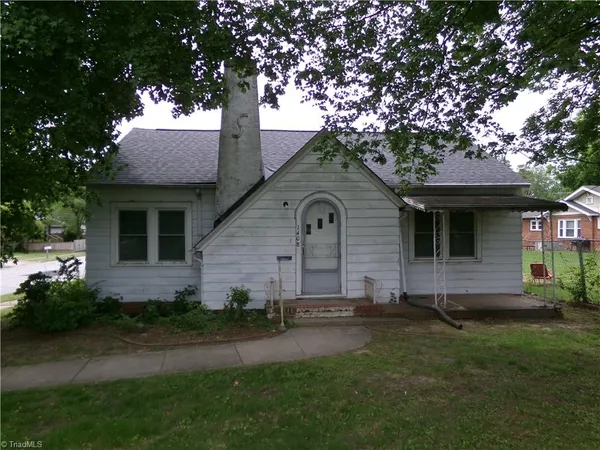 $1,450 | 1408 East Martin Luther King Junior Drive, High Point, NC 27260