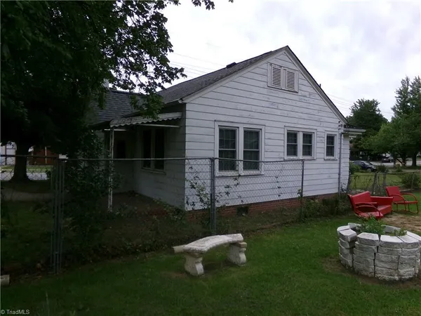 $1,450 | 1408 East Martin Luther King Junior Drive, High Point, NC 27260