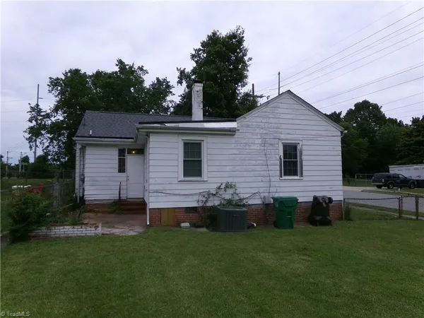 $1,450 | 1408 East Martin Luther King Junior Drive, High Point, NC 27260