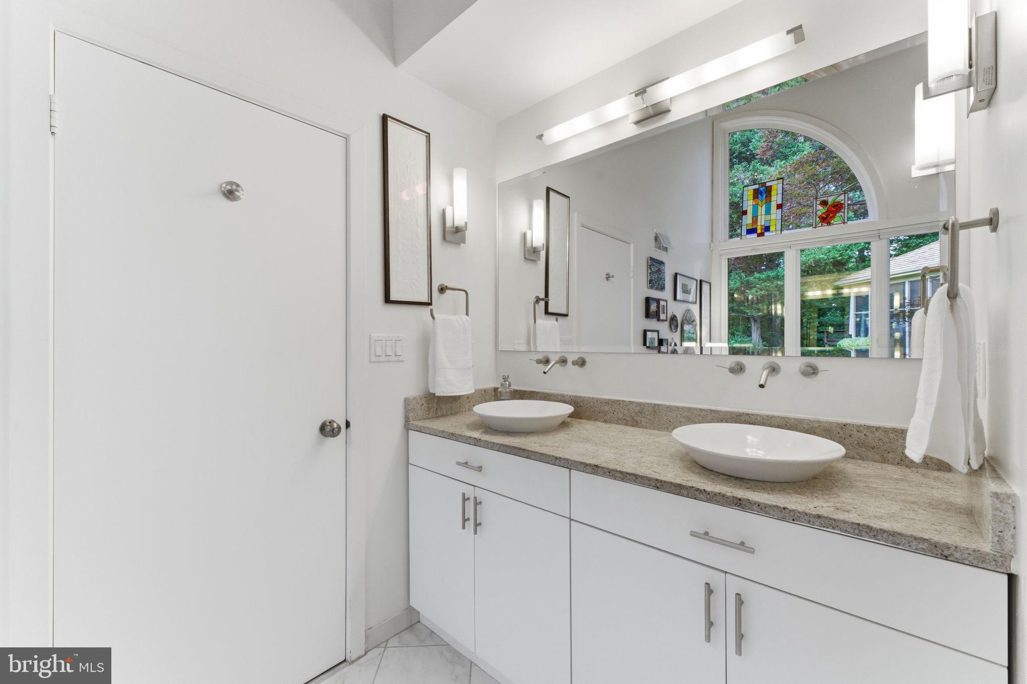 1608 Woodstock Lane Reston, VA 20194 - Photo 29 of 76
