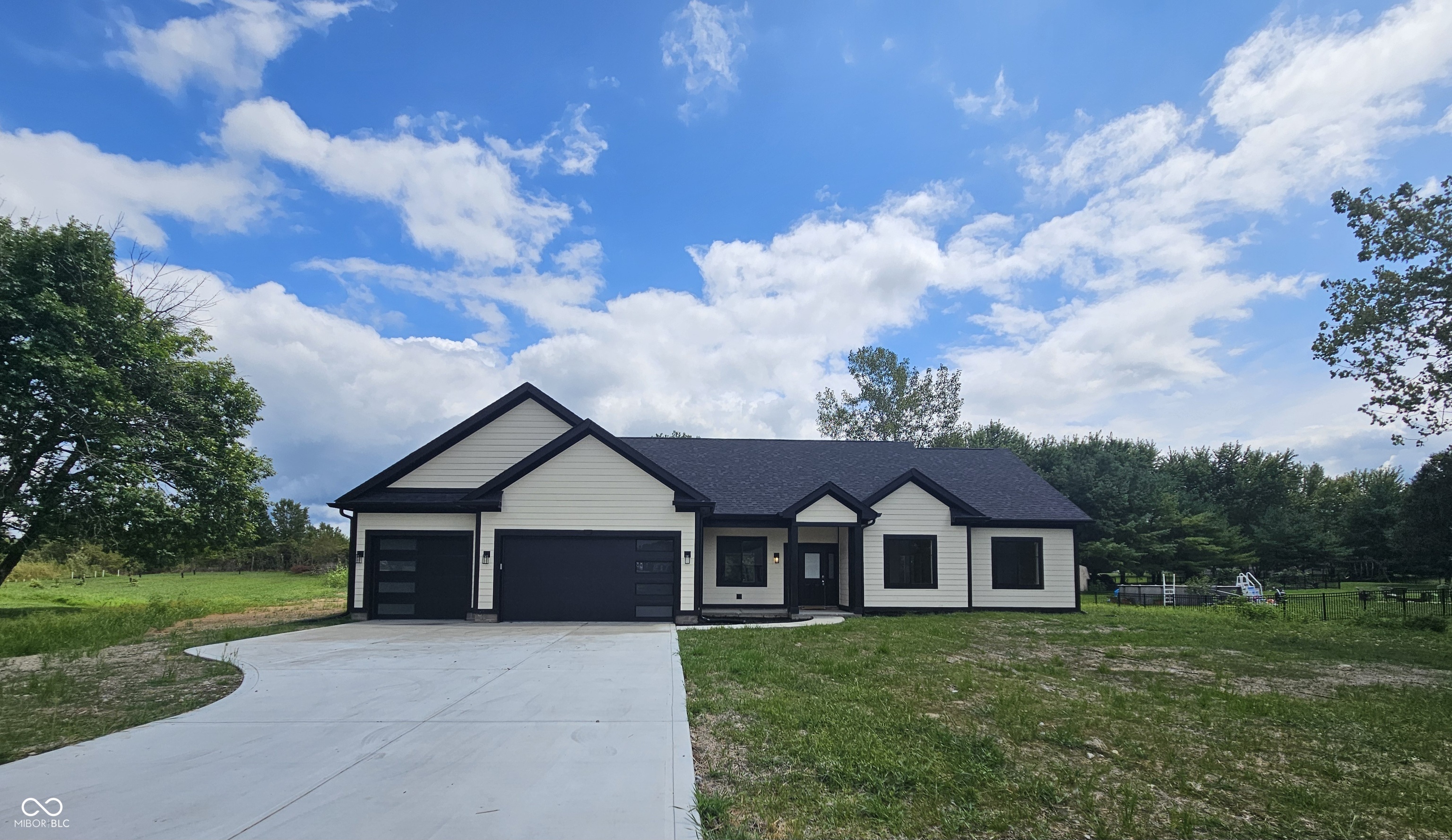 10145 North Jeffery Dr