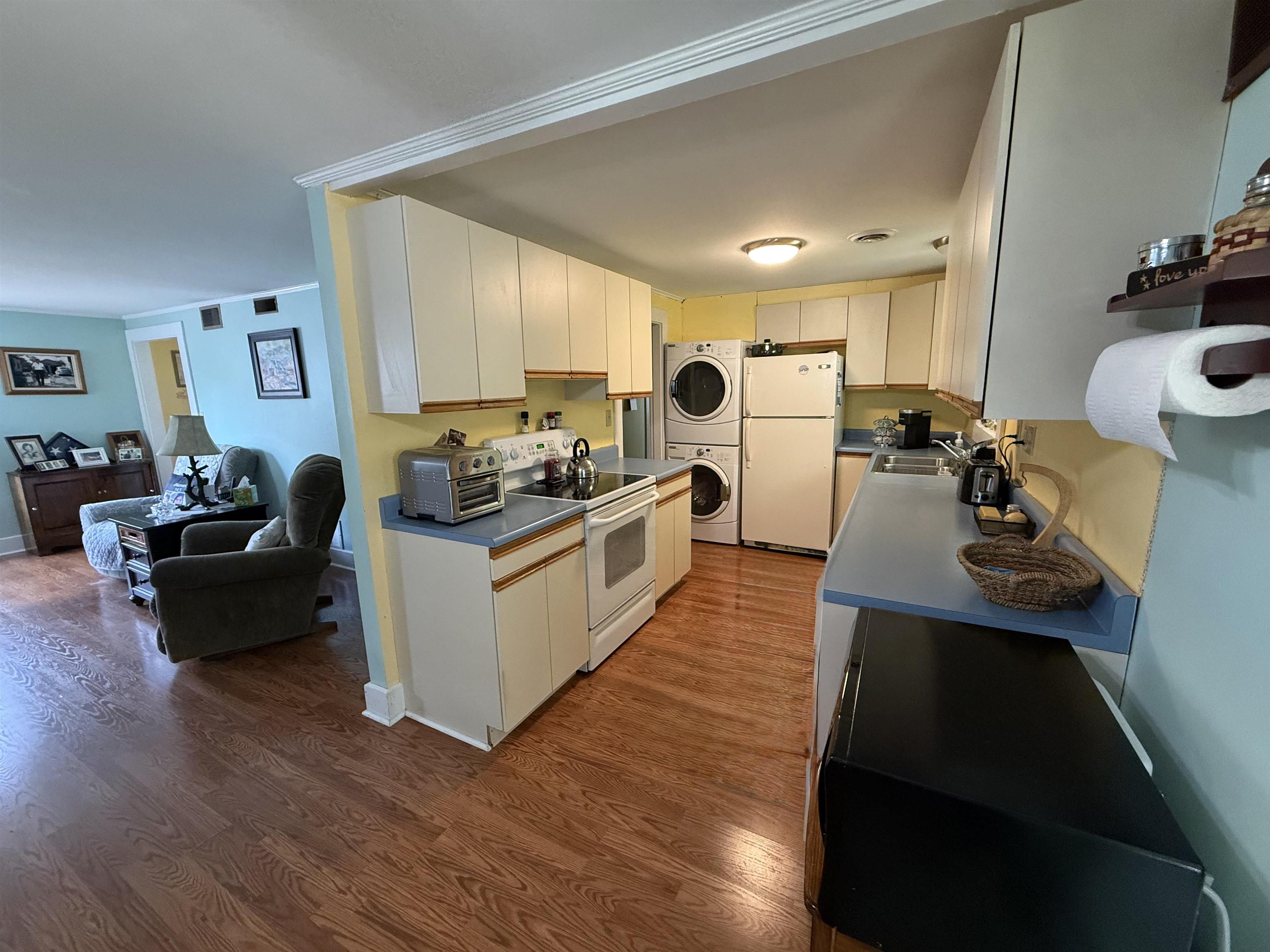 43 Clark Avenue Laconia, NH 03246 - Photo 16 of 26