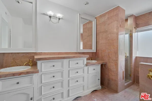 $4,800 | 5255 Coldwater Canyon Avenue, Unit B, Sherman Oaks, CA 91401