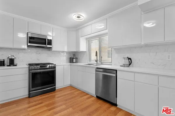 $4,800 | 5255 Coldwater Canyon Avenue, Unit B, Sherman Oaks, CA 91401