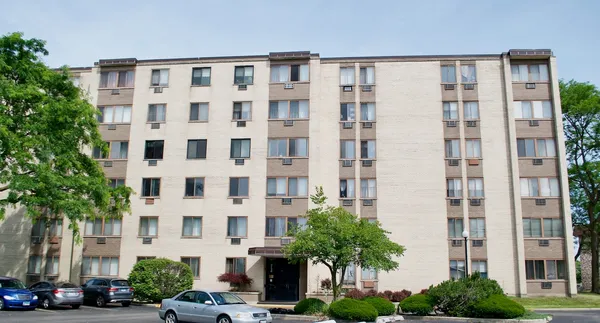 $150,000 | 9720 South Pulaski Road, Unit 306, Oak Lawn, IL 60453
