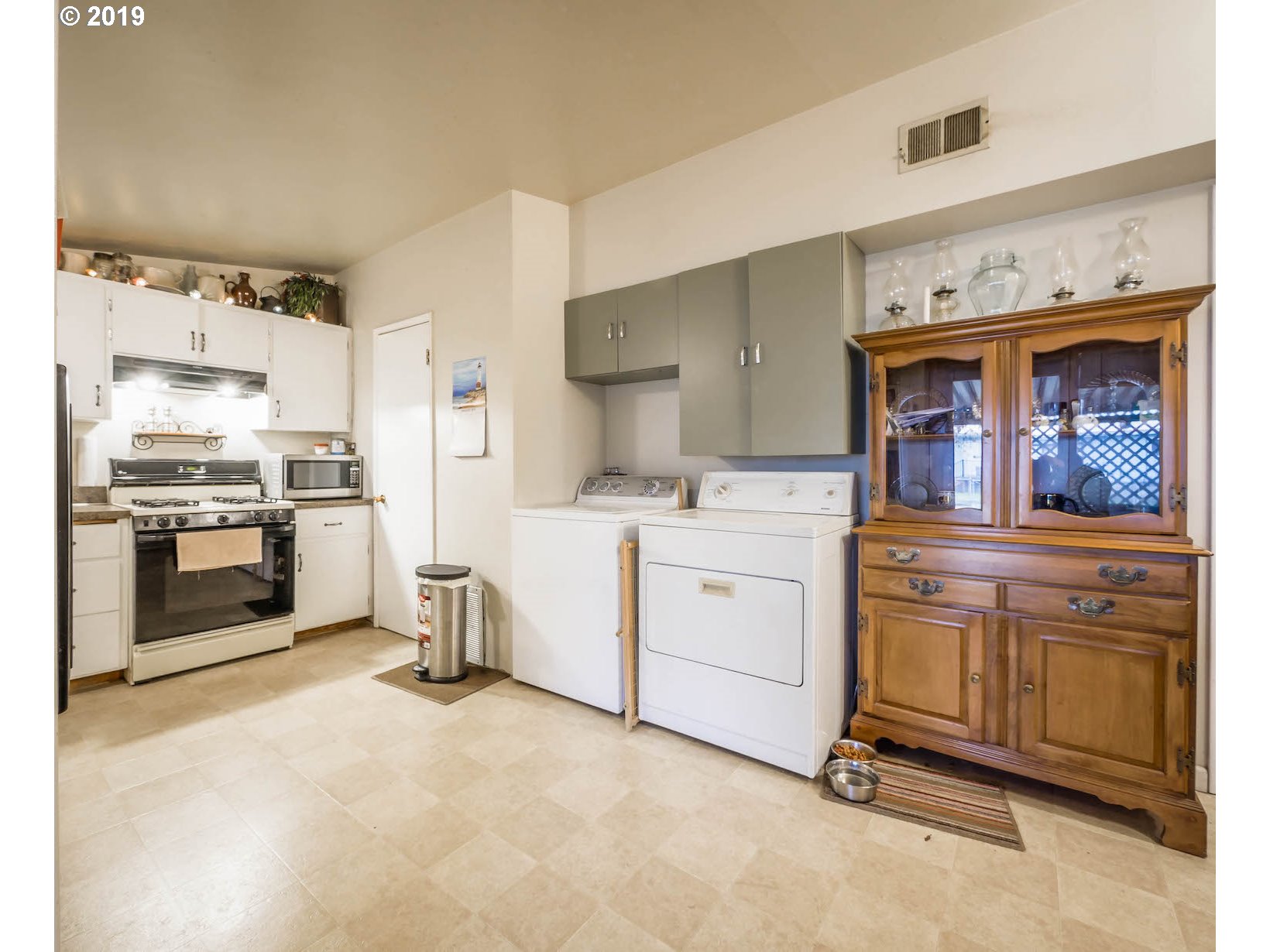655 West Ridgeway Avenue Hermiston, OR 97838 - Photo 3 of 21 Gallery Image 3