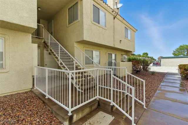 $199,900 | 661 Anne Lane, Henderson, NV 89015
