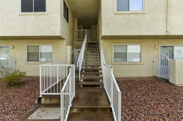 $199,900 | 661 Anne Lane, Henderson, NV 89015