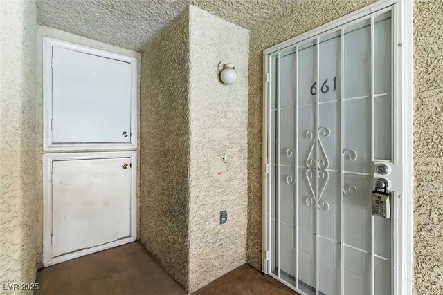$199,900 | 661 Anne Lane, Henderson, NV 89015
