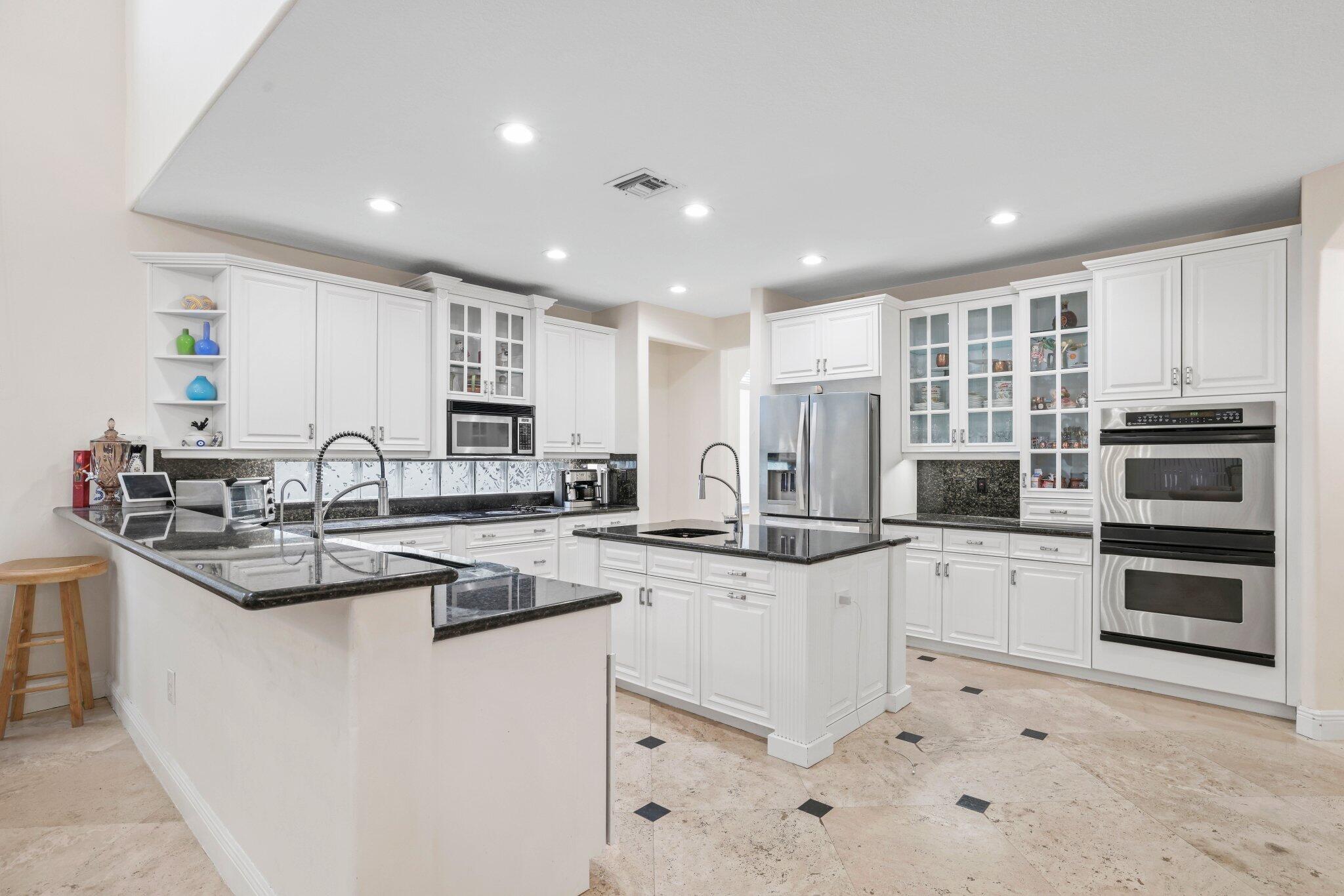 19234 South Creekshore Court Boca Raton, FL 33498 - Photo 22 of 55 kitchen