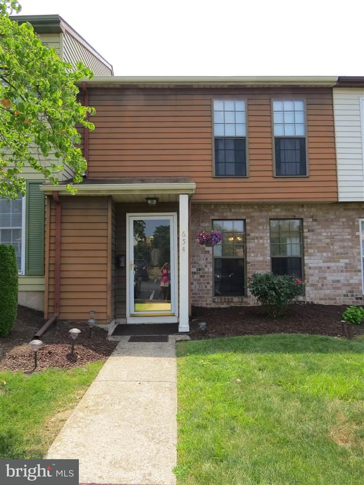 654 Lopax Road Harrisburg, PA 17112 - Photo 1 of 25 Gallery Image 1