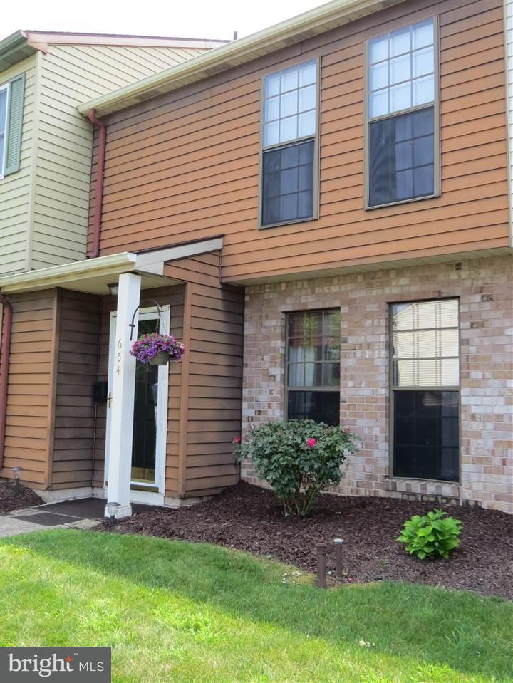 654 Lopax Road Harrisburg, PA 17112 - Photo 2 of 25 Gallery Image 2