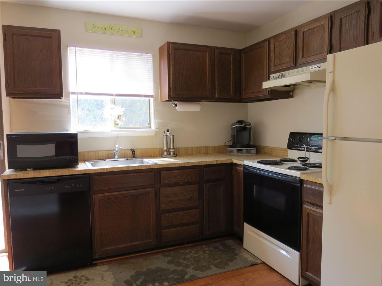654 Lopax Road Harrisburg, PA 17112 - Photo 6 of 25 Gallery Image 6