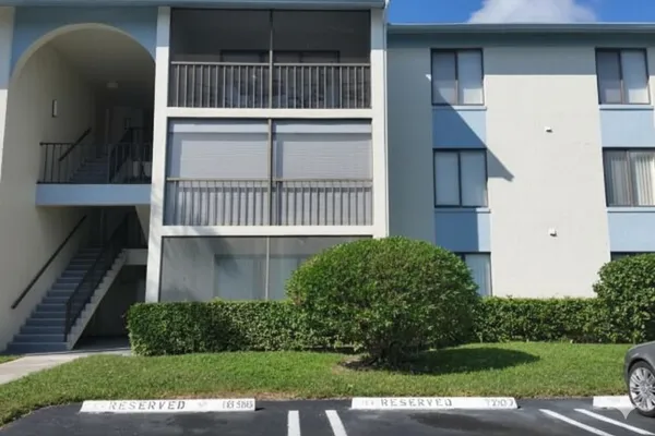 $1,900 | 1110 Green Pine Boulevard, Unit H2, West Palm Beach, FL 33409