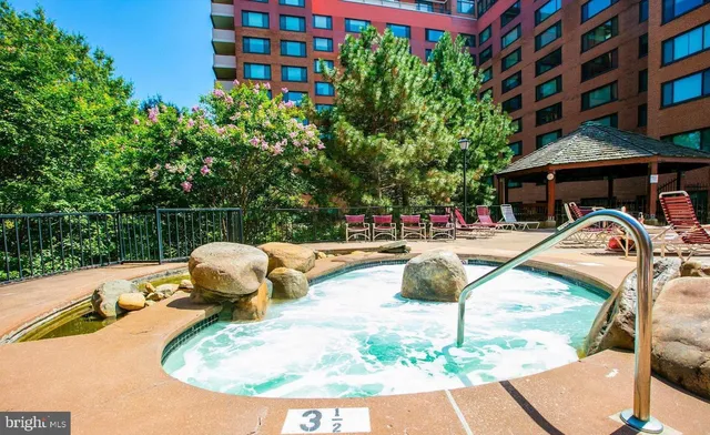 $2,000 | 1021 Arlington Boulevard, Unit 928, Arlington, VA 22209