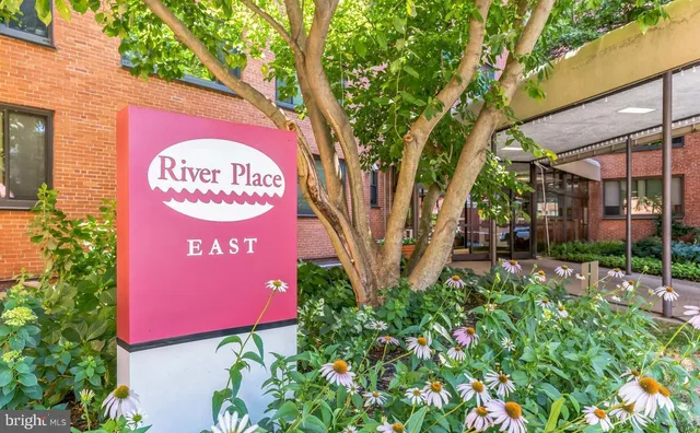 $2,000 | 1021 Arlington Boulevard, Unit 928, Arlington, VA 22209