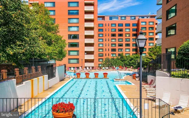 $2,000 | 1021 Arlington Boulevard, Unit 928, Arlington, VA 22209