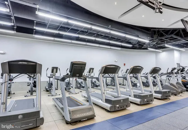 $2,000 | 1021 Arlington Boulevard, Unit 928, Arlington, VA 22209