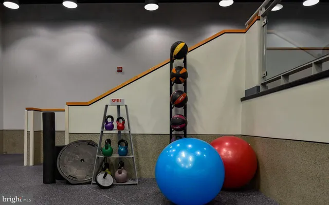 $2,000 | 1021 Arlington Boulevard, Unit 928, Arlington, VA 22209