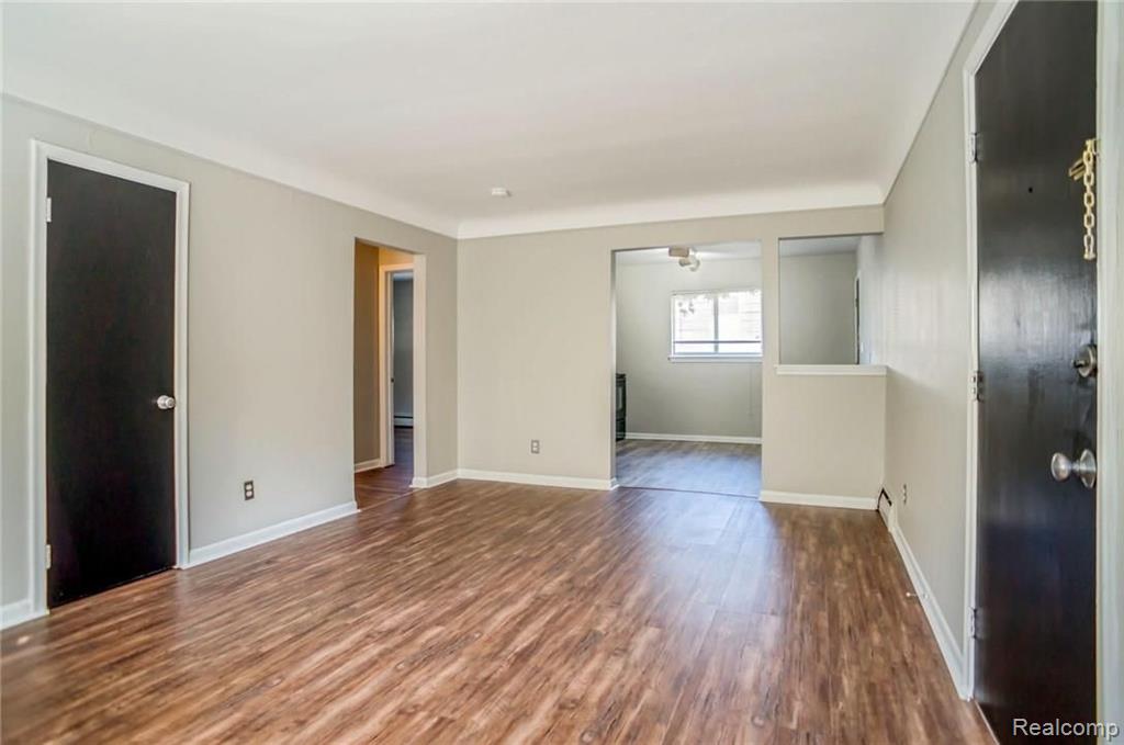 629 West Maple Road, Unit 6299 Clawson, MI 48017 - Photo 9 of 23