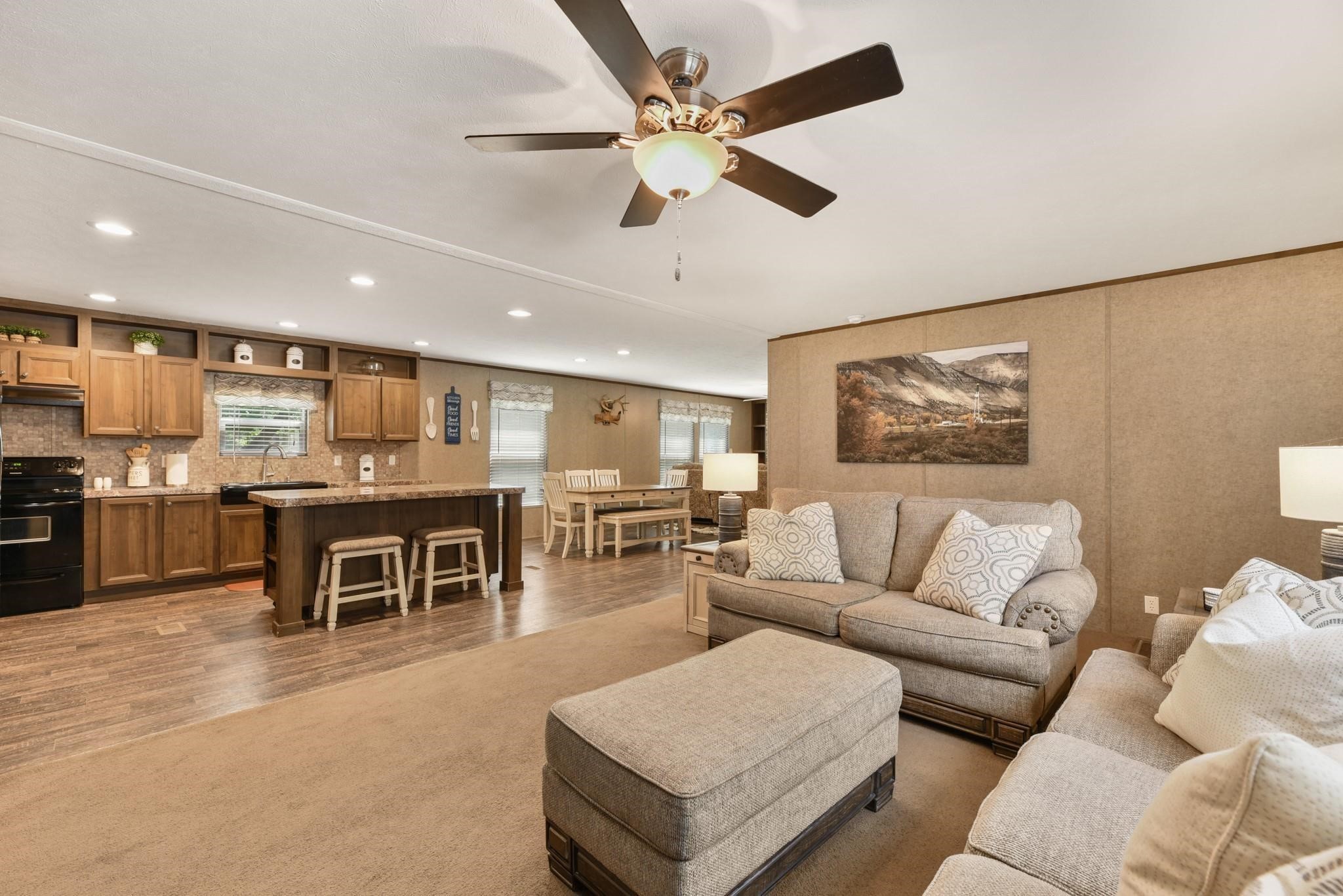 277 Rio Grande Drive Trinity, TX 75862 - Photo 4 of 28 a living room with furniture and kitchen view