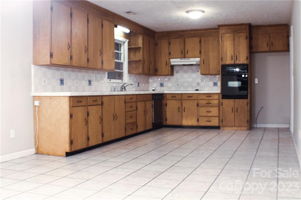 819 Powell Road Northeast Lenoir, NC 28645 - Photo 4 of 17 Gallery Image 4