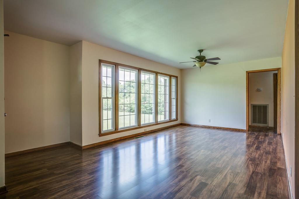 223 Big Springs Road Bell Buckle, TN 37020 - Photo 11 of 25 living room