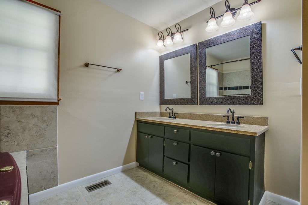223 Big Springs Road Bell Buckle, TN 37020 - Photo 15 of 25 master bath