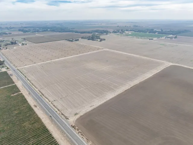 a view of a tennis court