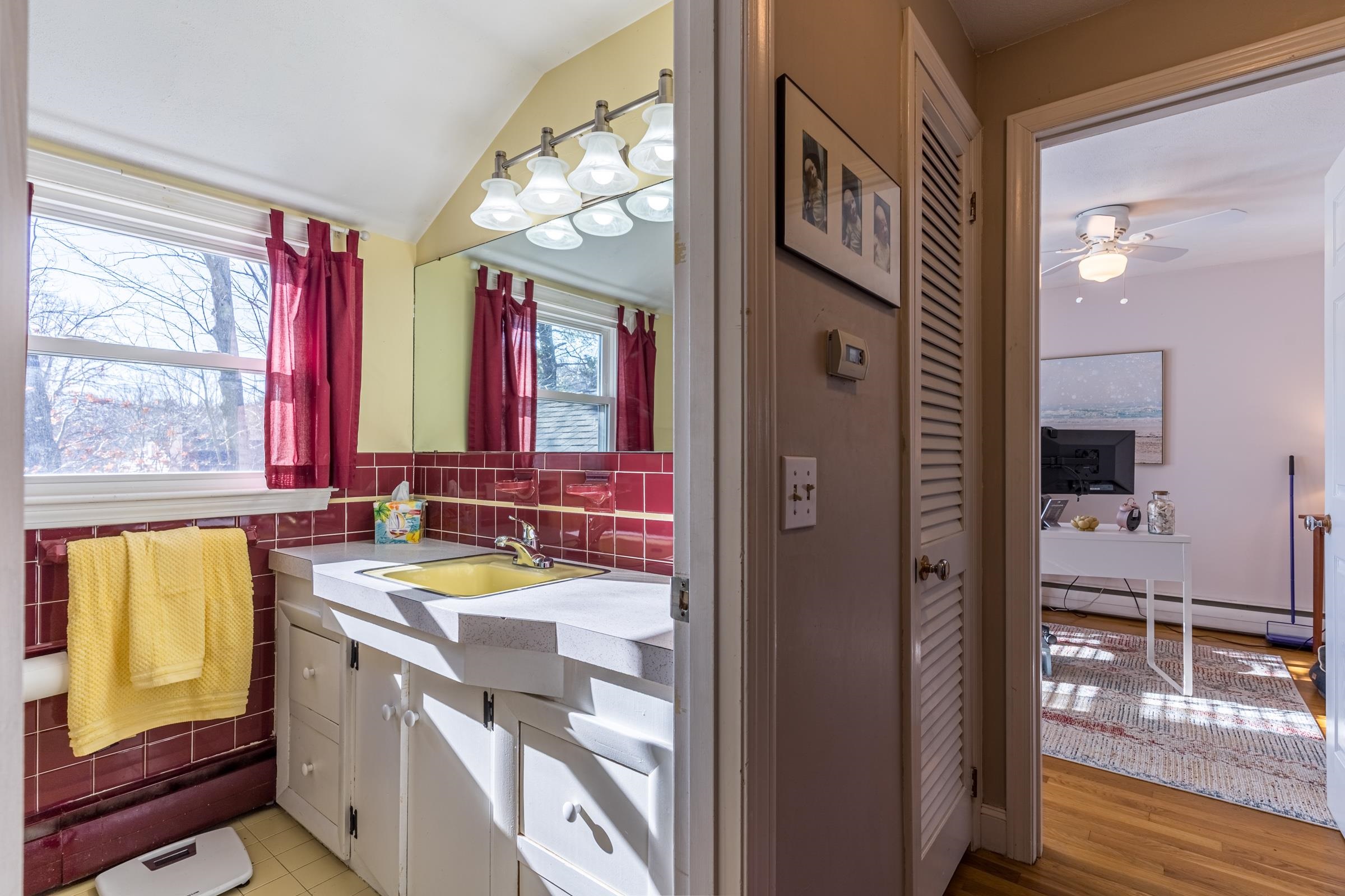 2 Seavey Street Hampton, NH 03842 - Photo 7 of 32