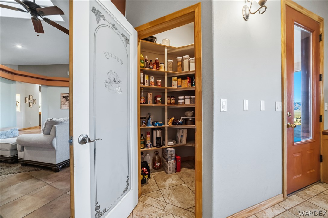 11275 North Benjamin Road Kingman, AZ 86401 - Photo 17 of 99 Pantry