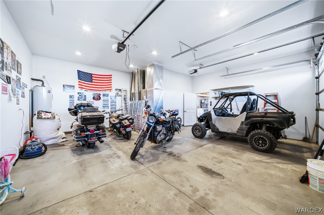 11275 North Benjamin Road Kingman, AZ 86401 - Photo 66 of 99 Garage