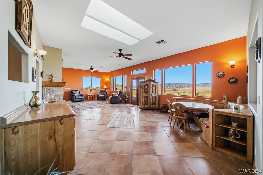 11275 North Benjamin Road Kingman, AZ 86401 - Photo 10 of 99 Sun Room