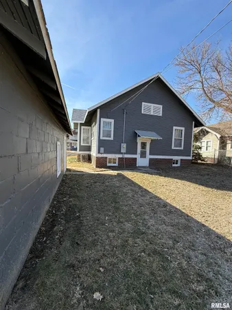 $79,500 | 519 North Randolph Street, Macomb, IL 61455